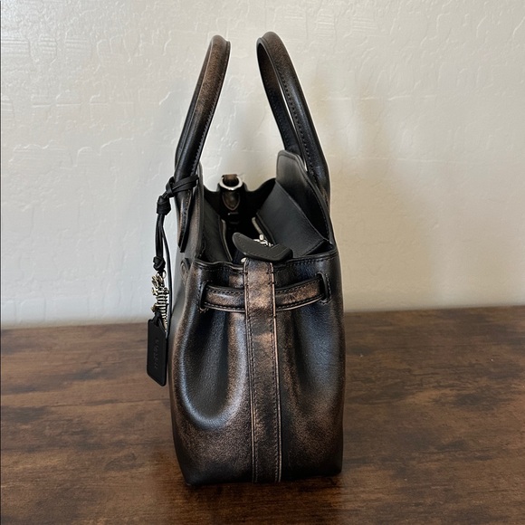 Coach Empire 28 Loved Leather - Picture 4 of 7